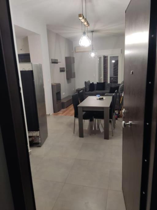Σπιτι Ιδανικο Για 4 Ατομα Στον Αγ. Νικολαο Αττικησ Apartment เอเธนส์ ภายนอก รูปภาพ